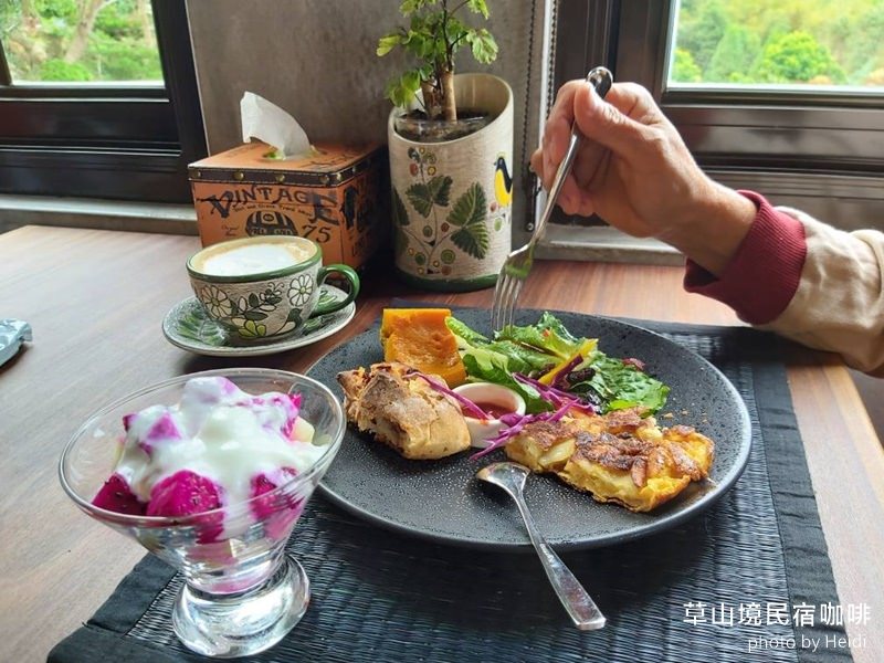 苗栗公館民宿 草山境民宿咖啡.jpg