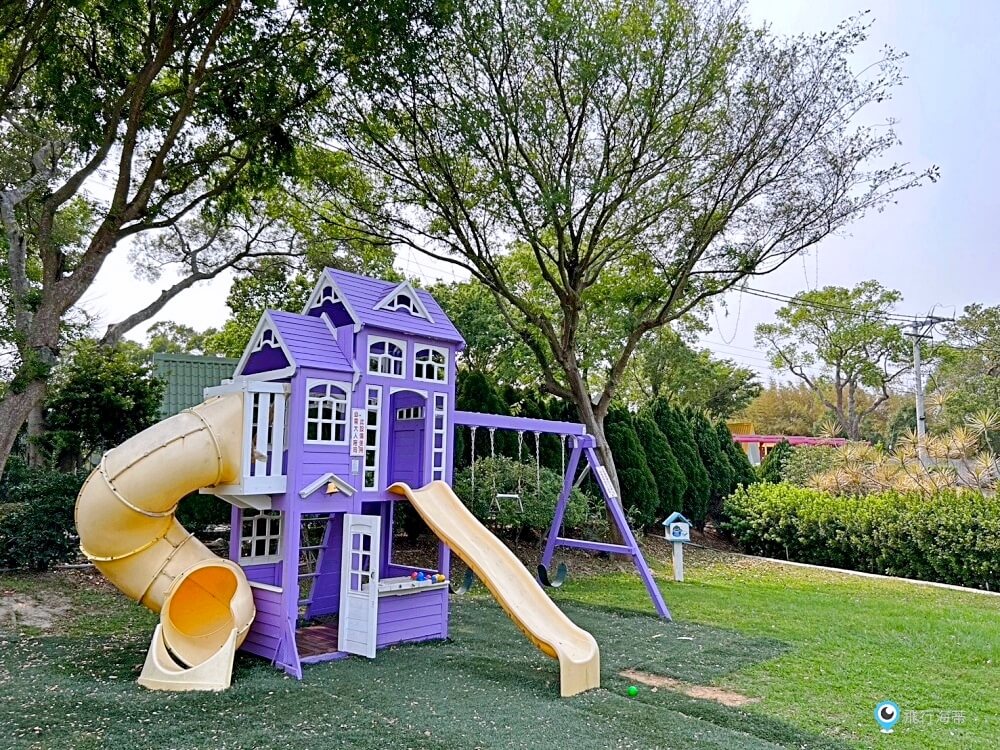 苗栗【藍鵲渡假莊園】合掌村 小木屋露營區超美麗 滑梯沙坑玩水設施 入夜更美麗