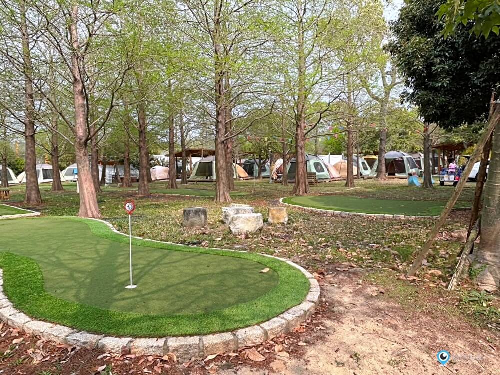 苗栗【藍鵲渡假莊園】合掌村 小木屋露營區超美麗 滑梯沙坑玩水設施 入夜更美麗