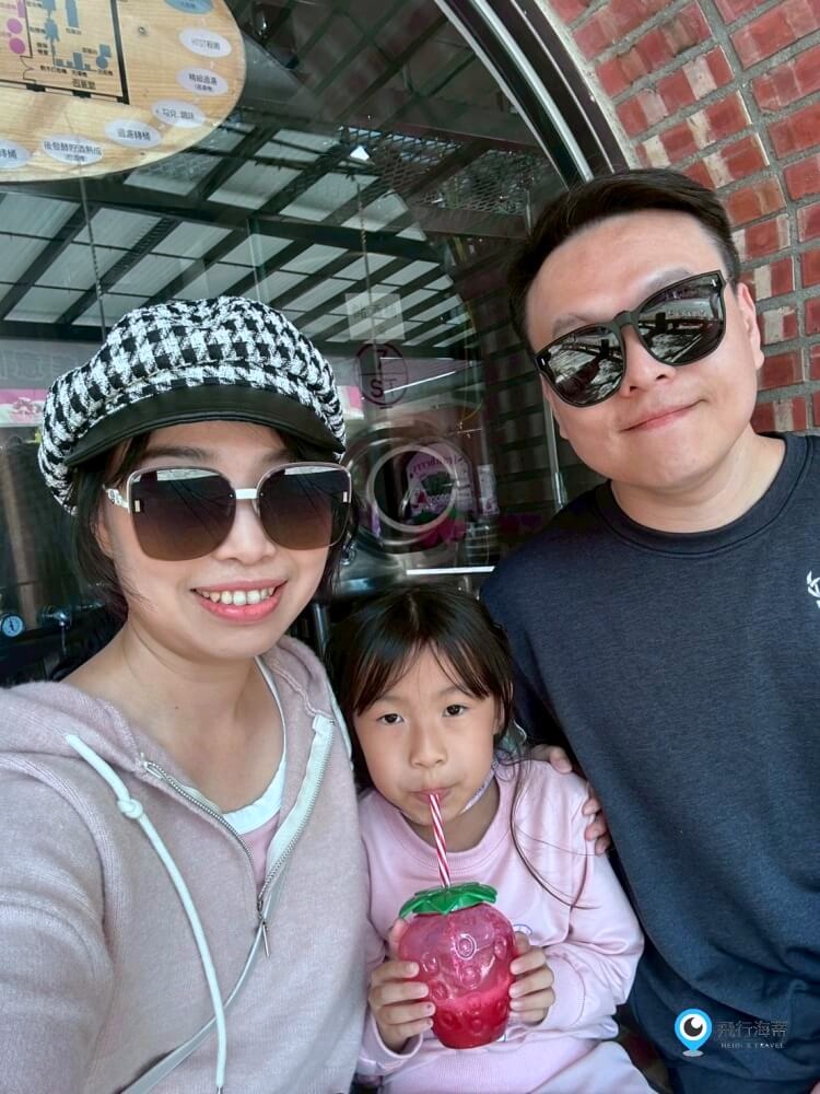 苗栗【大湖酒莊】採草莓後的完美中繼站 最愛來喝草莓果汁 拍大草莓全家福