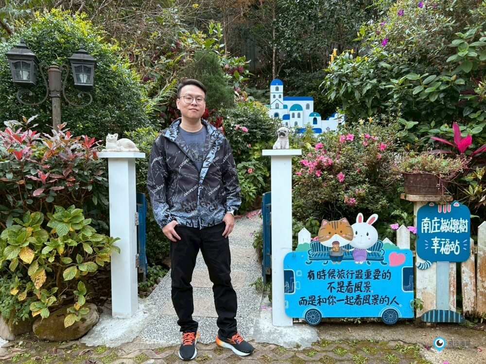 苗栗【橄欖樹咖啡民宿】走進山中秘境的鄉村小屋 轉角遇見貓咪 點燈後美到不想睡