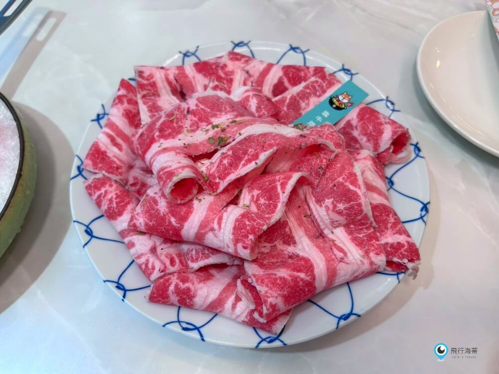 彰化【養鍋】蔬菜自助吧吃到飽火鍋 現切肉片新鮮美味 飲料選擇多 用餐環境氣氛好