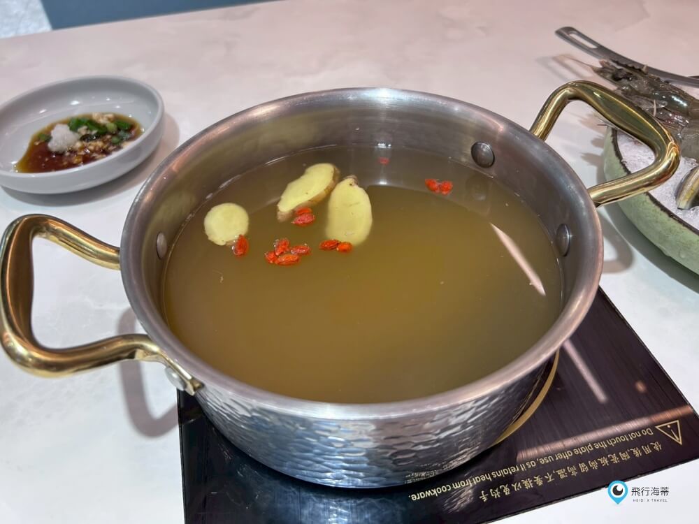 彰化【養鍋】蔬菜自助吧吃到飽火鍋 現切肉片新鮮美味 飲料選擇多 用餐環境氣氛好