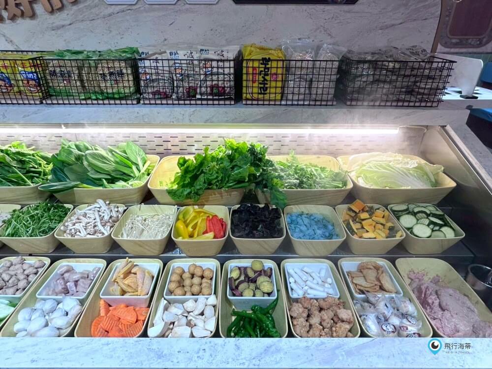彰化【養鍋】蔬菜自助吧吃到飽火鍋 現切肉片新鮮美味 飲料選擇多 用餐環境氣氛好