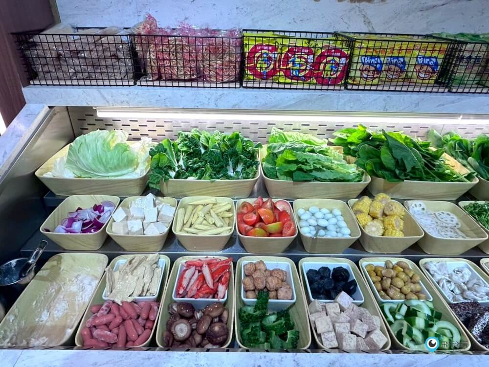 彰化【養鍋】蔬菜自助吧吃到飽火鍋 現切肉片新鮮美味 飲料選擇多 用餐環境氣氛好