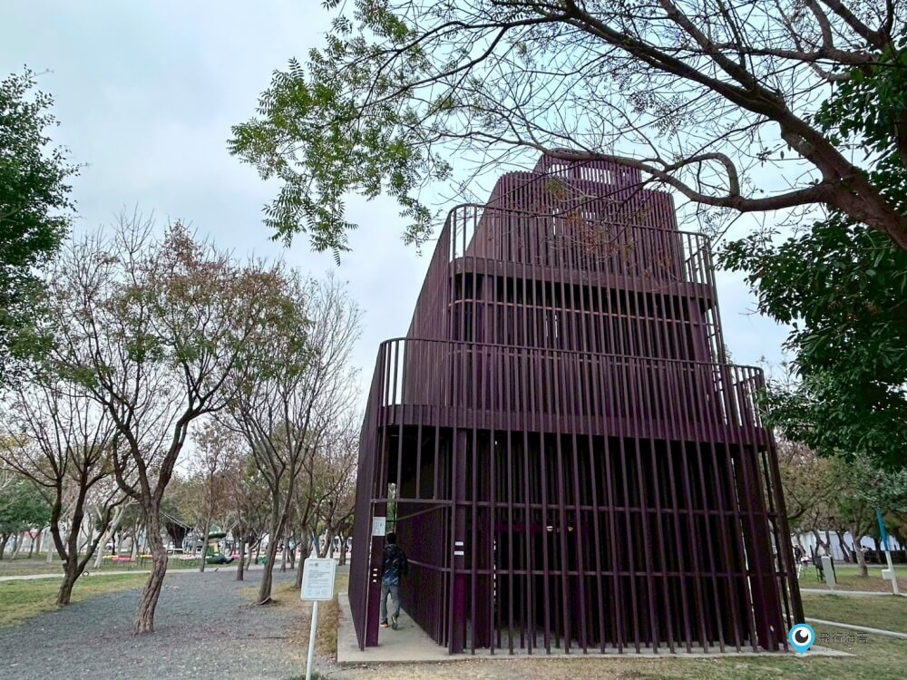 台中中央公園【飛行美樂地】特大飛碟造型溜滑梯攀爬網 滑索好刺激 小小朋友也能玩