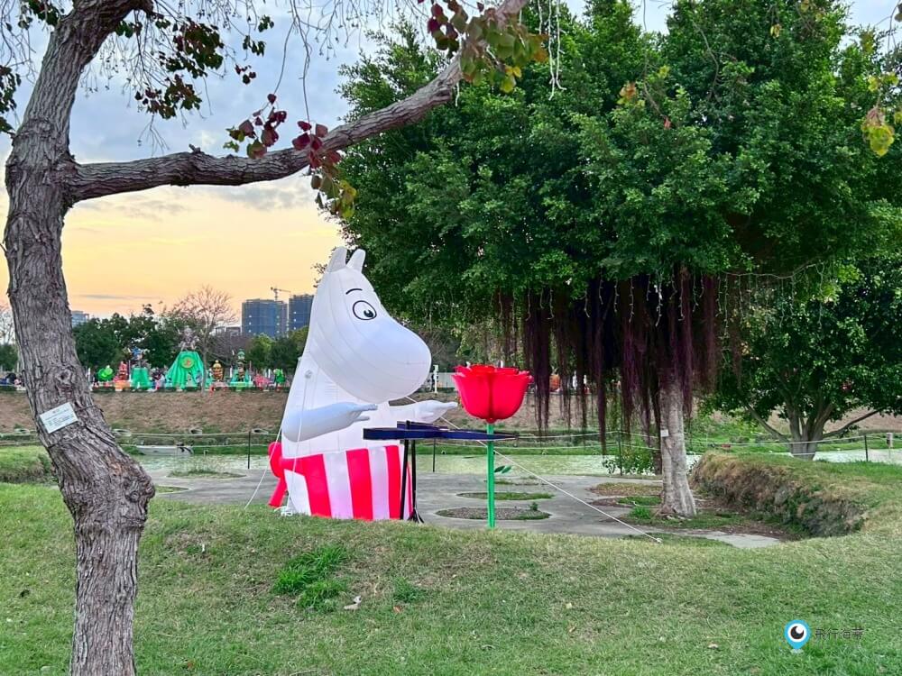 台中中央公園【飛行美樂地】特大飛碟造型溜滑梯攀爬網 滑索好刺激 小小朋友也能玩