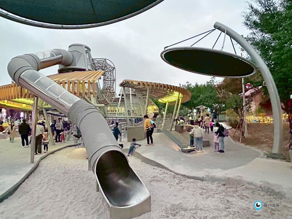 台中中央公園【飛行美樂地】特大飛碟造型溜滑梯攀爬網 滑索好刺激 小小朋友也能玩