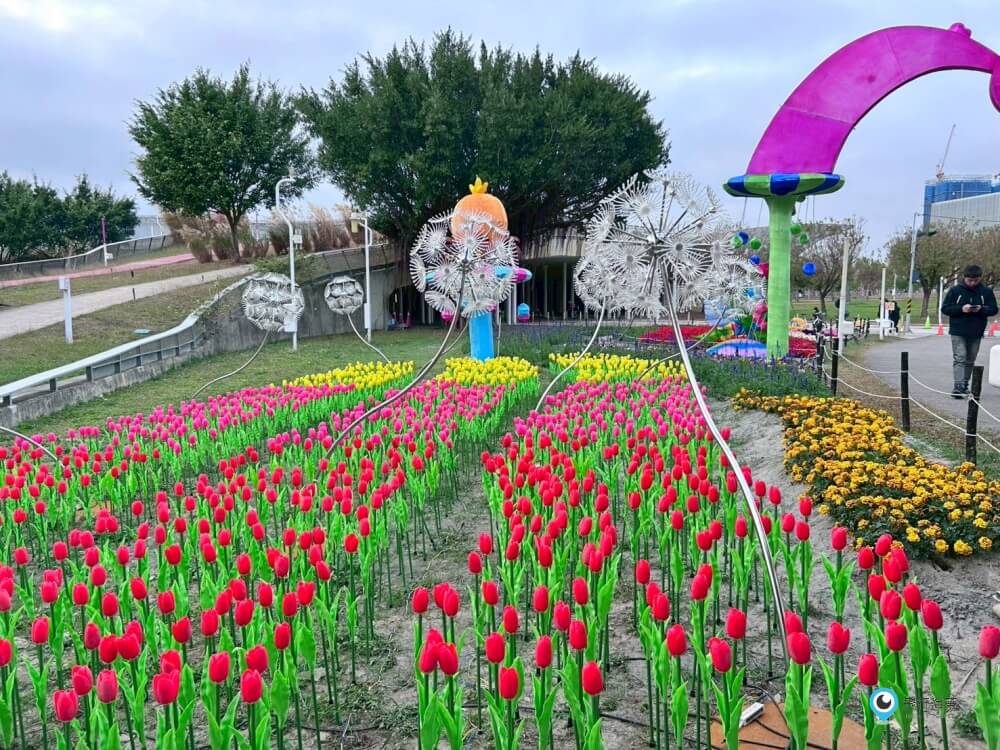 台中中央公園【飛行美樂地】特大飛碟造型溜滑梯攀爬網 滑索好刺激 小小朋友也能玩