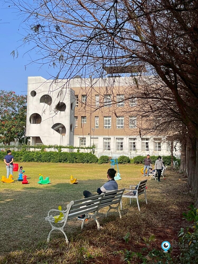 彰化【探索迷宮 親子童樂餐廳】歐式迷宮 落羽松林環境優美 室內室外都好玩 遊戲區玩到不想回家 - 第31張圖 彰化【探索迷宮 親子童樂餐廳】歐式迷宮 落羽松林環境優美 室內室外都好玩 遊戲區玩到不想回家