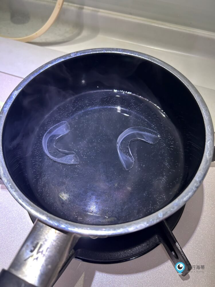 牙齒美白照顧【SOVA】居家牙齒美白凝膠組 專利牙托 溫和不酸軟 在家就可做的密集美白計畫 - 第7張圖 牙齒美白照顧【SOVA】居家牙齒美白凝膠組 專利牙托 溫和不酸軟 在家就可做的密集美白計畫